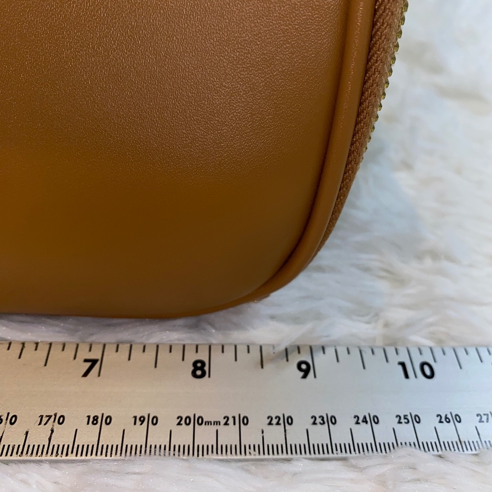 Joy & Man Leather Shoulder bag in Tan in almost new condition - Picture 7 of 8